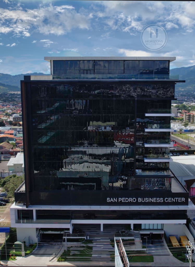 Se Alquila 455m² Oficina San Pedro Business Center 200mts de La Fuente de la Hispanidad hcr42